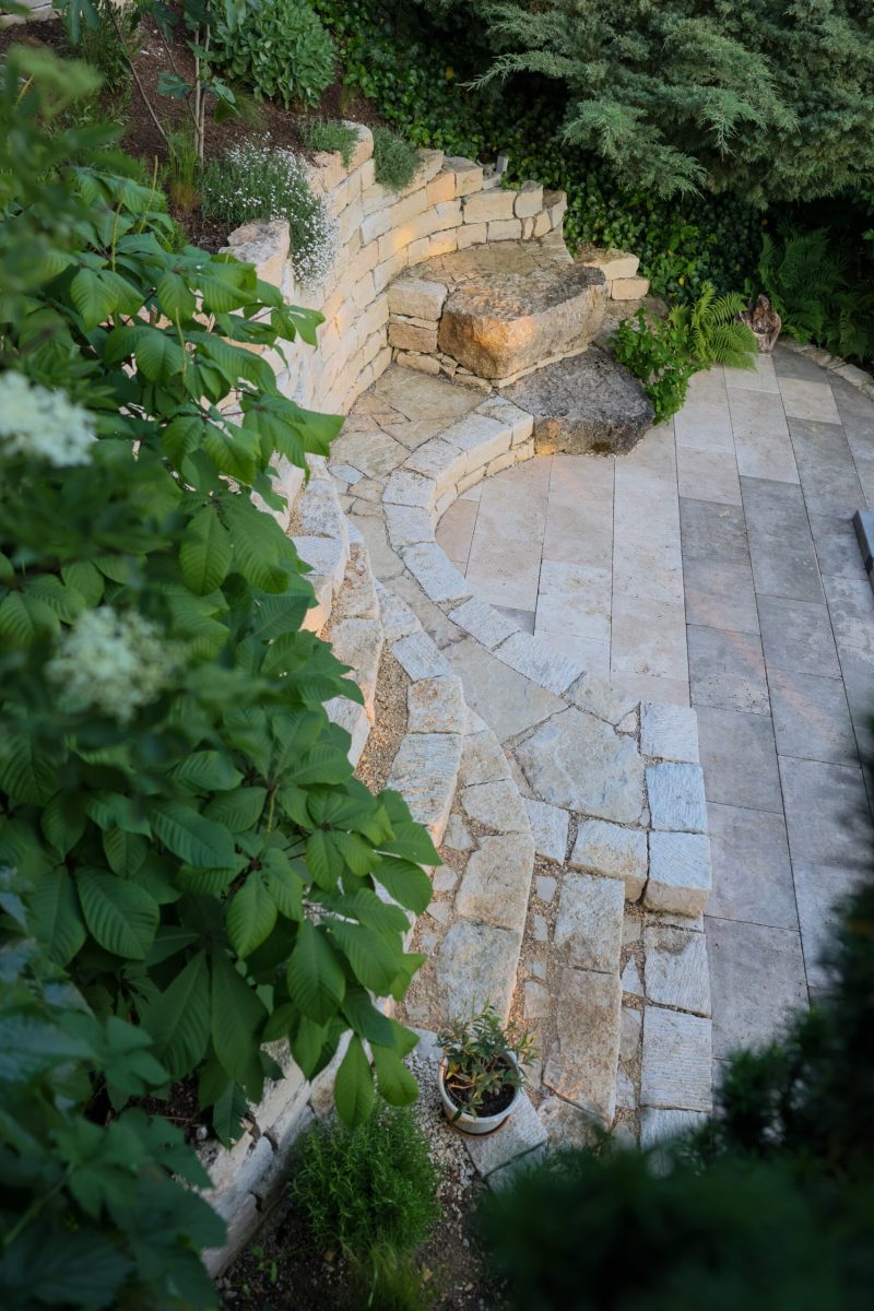 Gartenbau-Arena-fuer-Terassierung-und-als-Sitzlaunch-scaled